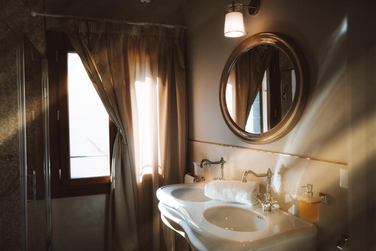Casa Virginia Direct At The Canal Cannaregio With Own Roof Terrace Венеция Екстериор снимка