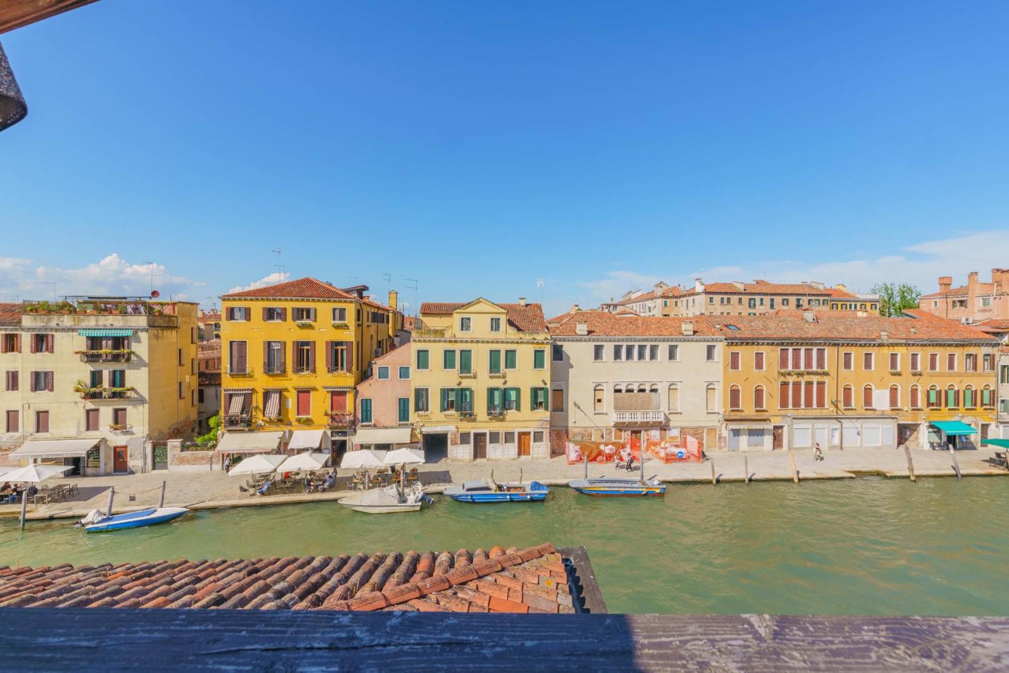 Casa Virginia Direct At The Canal Cannaregio With Own Roof Terrace Венеция Екстериор снимка